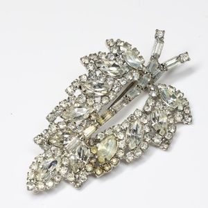 Vintage 1950s Weiss Clear Rhinestones Leaf shape Brooch